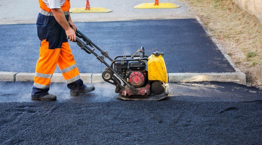 Professional gutter cleaning in Hawthorne, NV